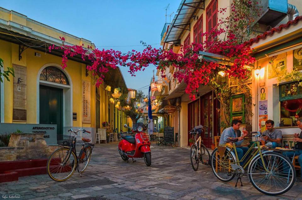 Cozy Flat On The Main Square, 10Min To The Sea Villa Kalamata Bagian luar foto