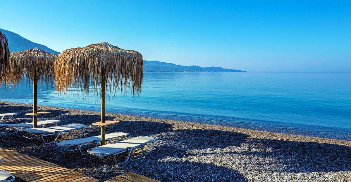 Cozy Flat On The Main Square, 10Min To The Sea Villa Kalamata Bagian luar foto