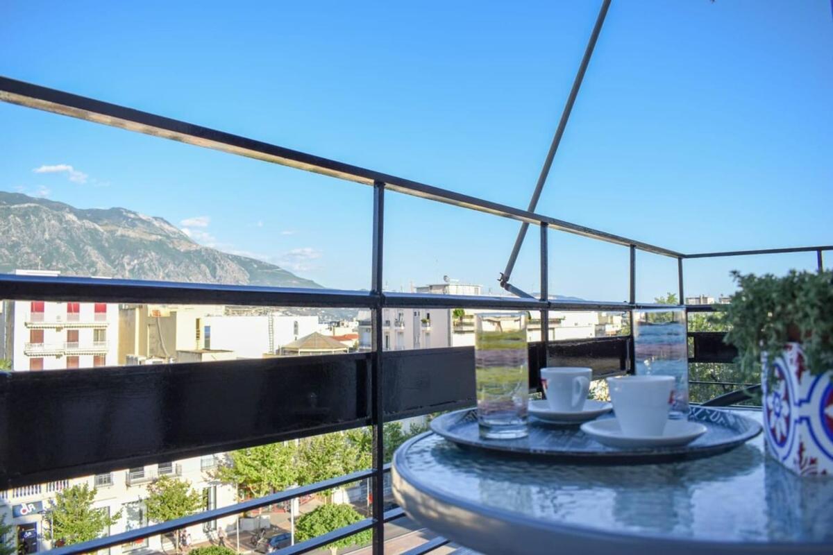 Cozy Flat On The Main Square, 10Min To The Sea Villa Kalamata Bagian luar foto