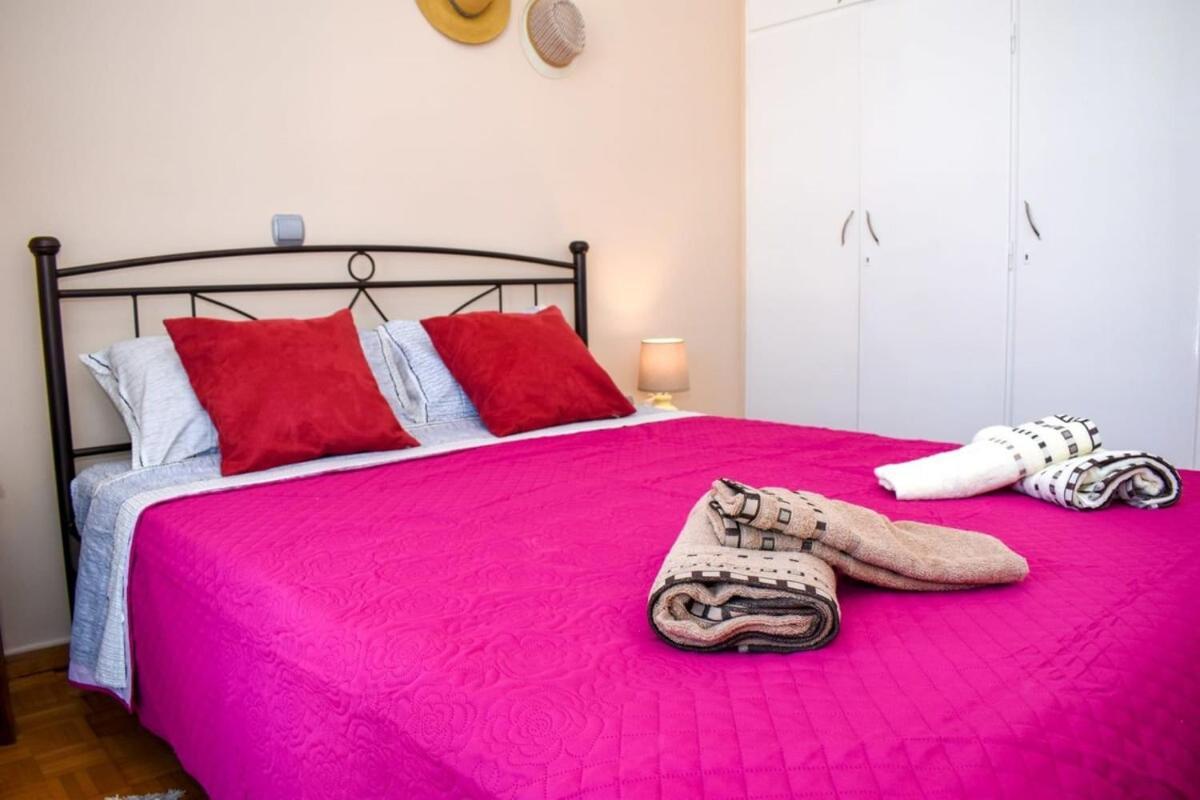 Cozy Flat On The Main Square, 10Min To The Sea Villa Kalamata Bagian luar foto