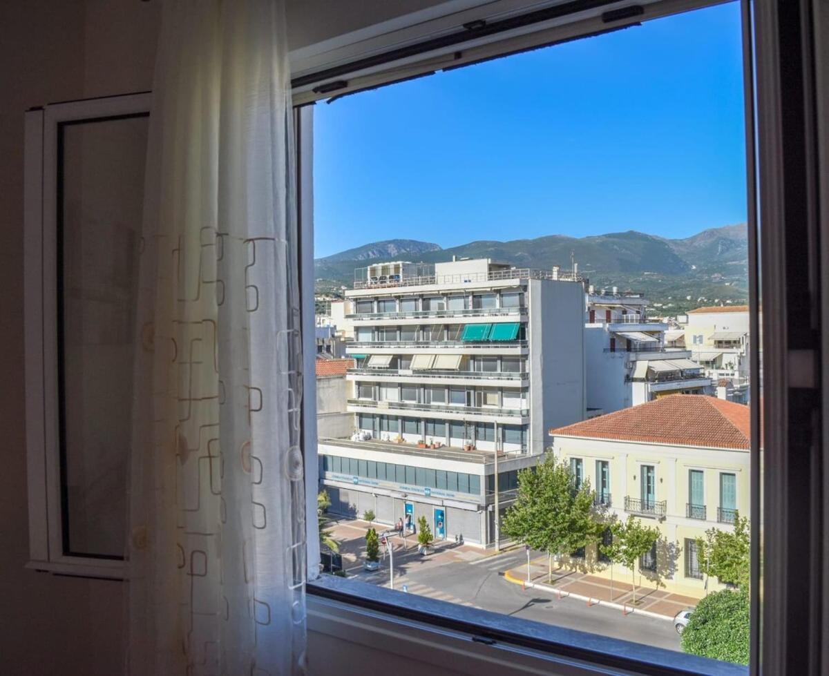 Cozy Flat On The Main Square, 10Min To The Sea Villa Kalamata Bagian luar foto