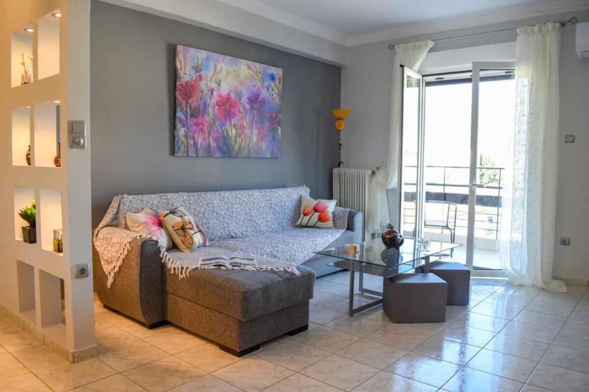 Cozy Flat On The Main Square, 10Min To The Sea Villa Kalamata Bagian luar foto
