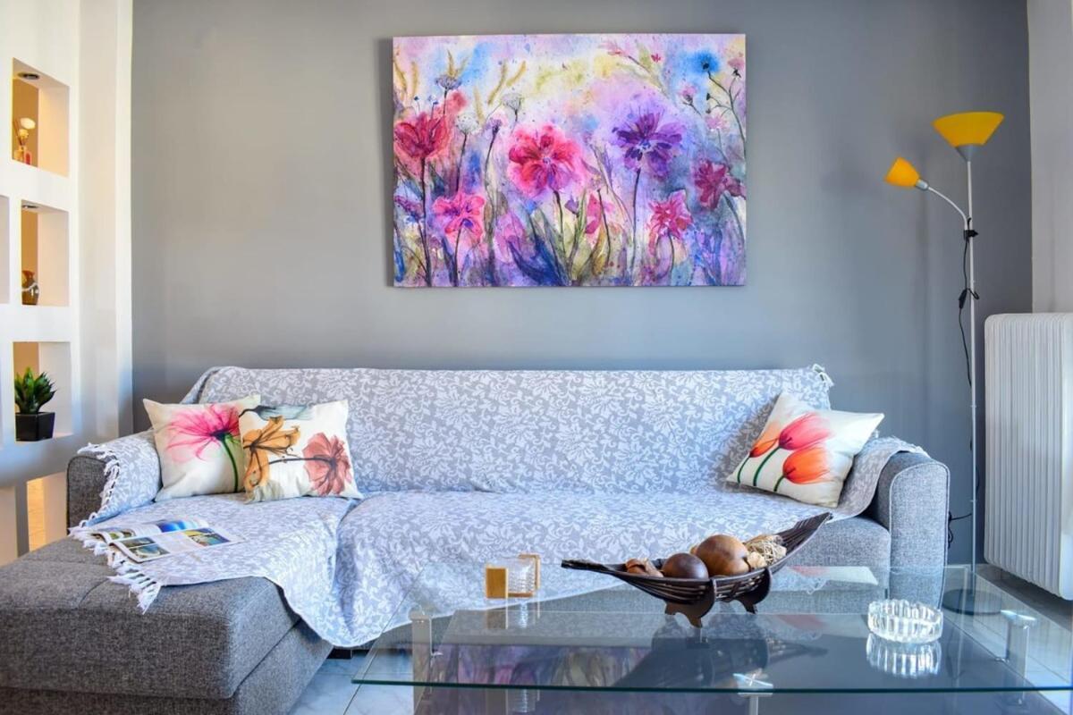 Cozy Flat On The Main Square, 10Min To The Sea Villa Kalamata Bagian luar foto